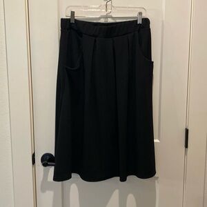 24seven Comfort Apparel.  Elastic Waist Pleated‎ Knee Length Pocket Skirt. XL